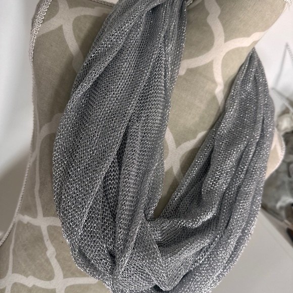 Long silver metallic scarf that can be worn in so many ways - Picture 2 of 4